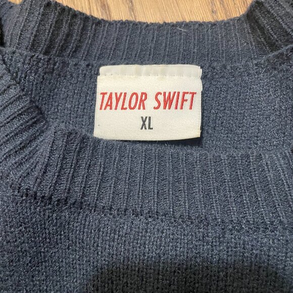 Official Red Taylor's Version Argyle Crew Neck Sweater XL - Picture 2 of 3